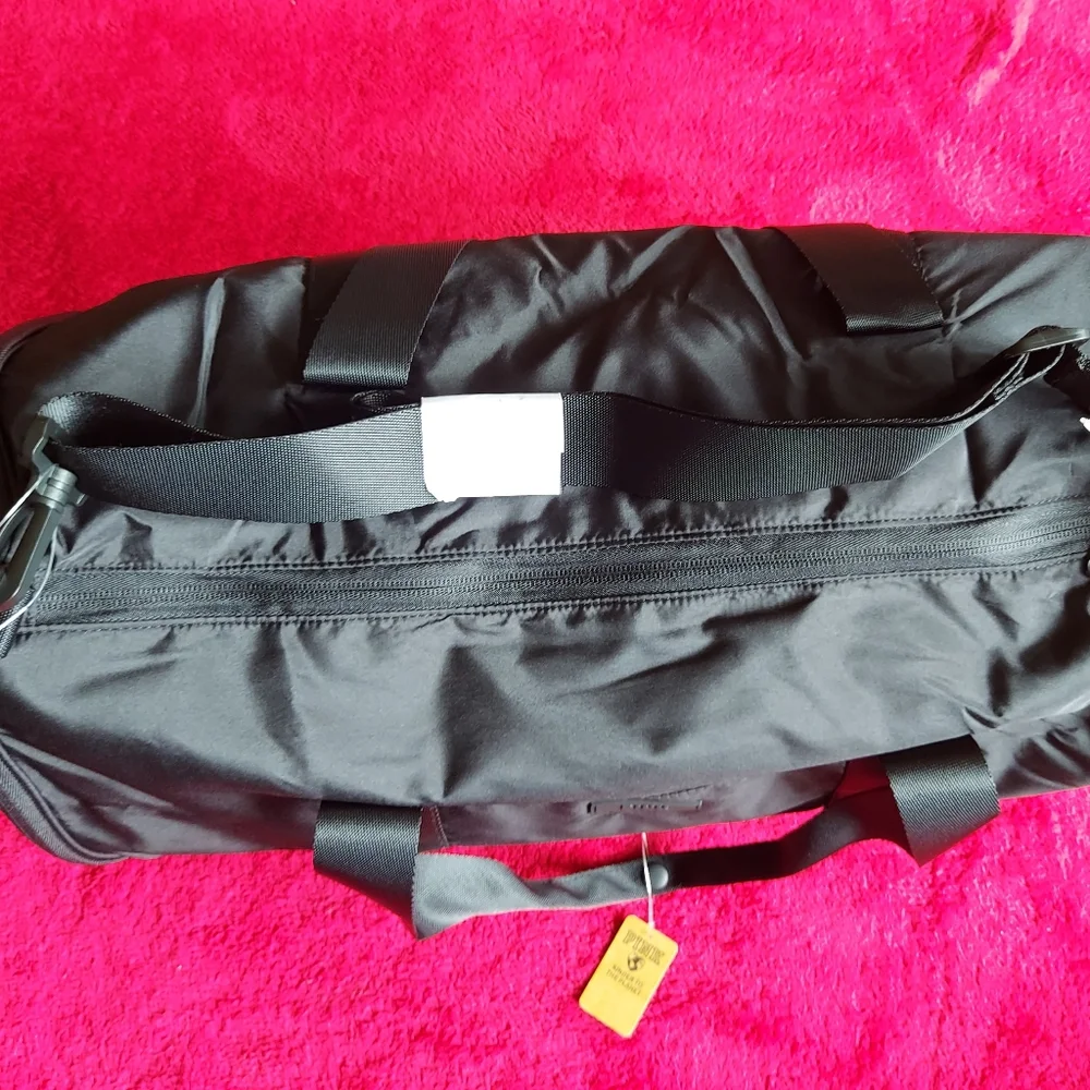 PINK Everyday Duffle NWT